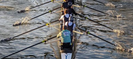 The senior men's 8+ racing towards green dragon bridge